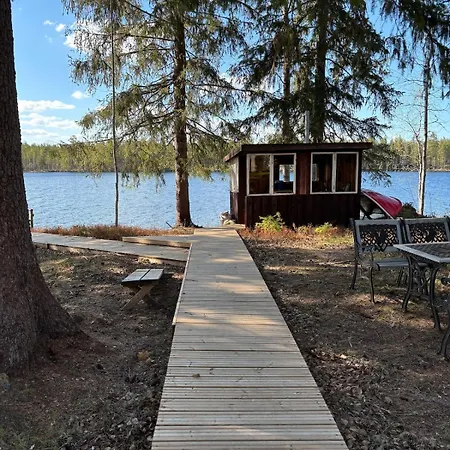 Chalet Moekki Jaervenrannalla