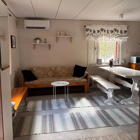 Moekki Jaervenrannalla *