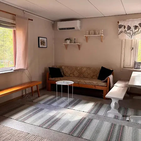 Moekki Jaervenrannalla Chalet Jyrkka