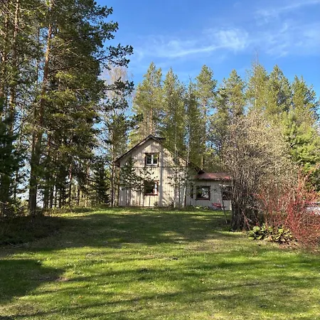 Chalet Moekki Jaervenrannalla *