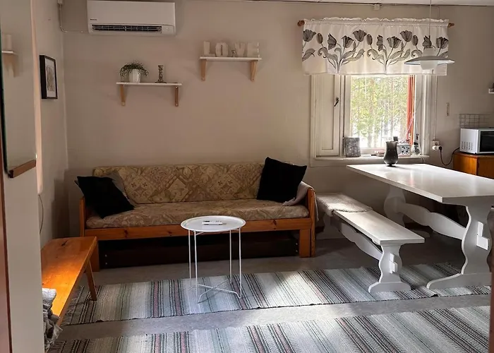 Moekki Jaervenrannalla *