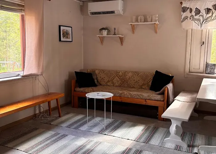 Moekki Jaervenrannalla Шале Jyrkka