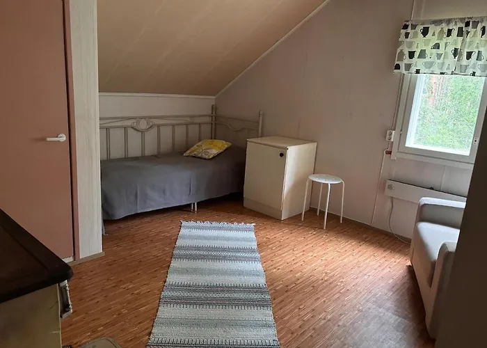 Шале Moekki Jaervenrannalla Jyrkka