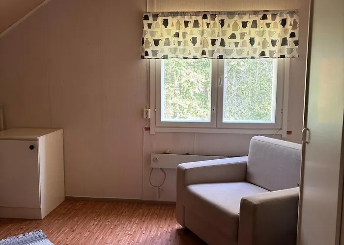 Moekki Jaervenrannalla Шале Jyrkka